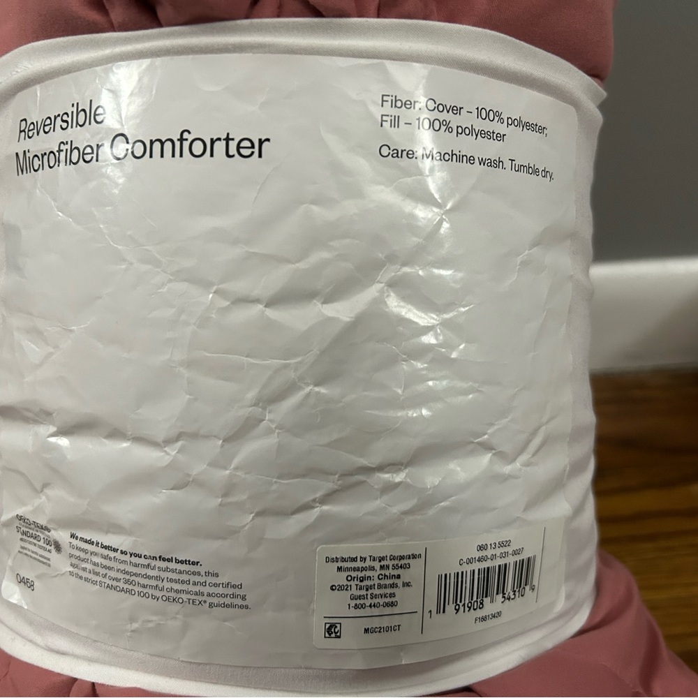Room Essentials Blush and White Reverse Microfiber Comforter - Picture 3 of 3